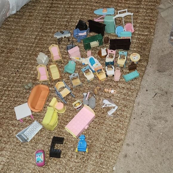 50 Piece Miniature Toy Furniture Plastic Wood Assorted Lot - Picture 9 of 14